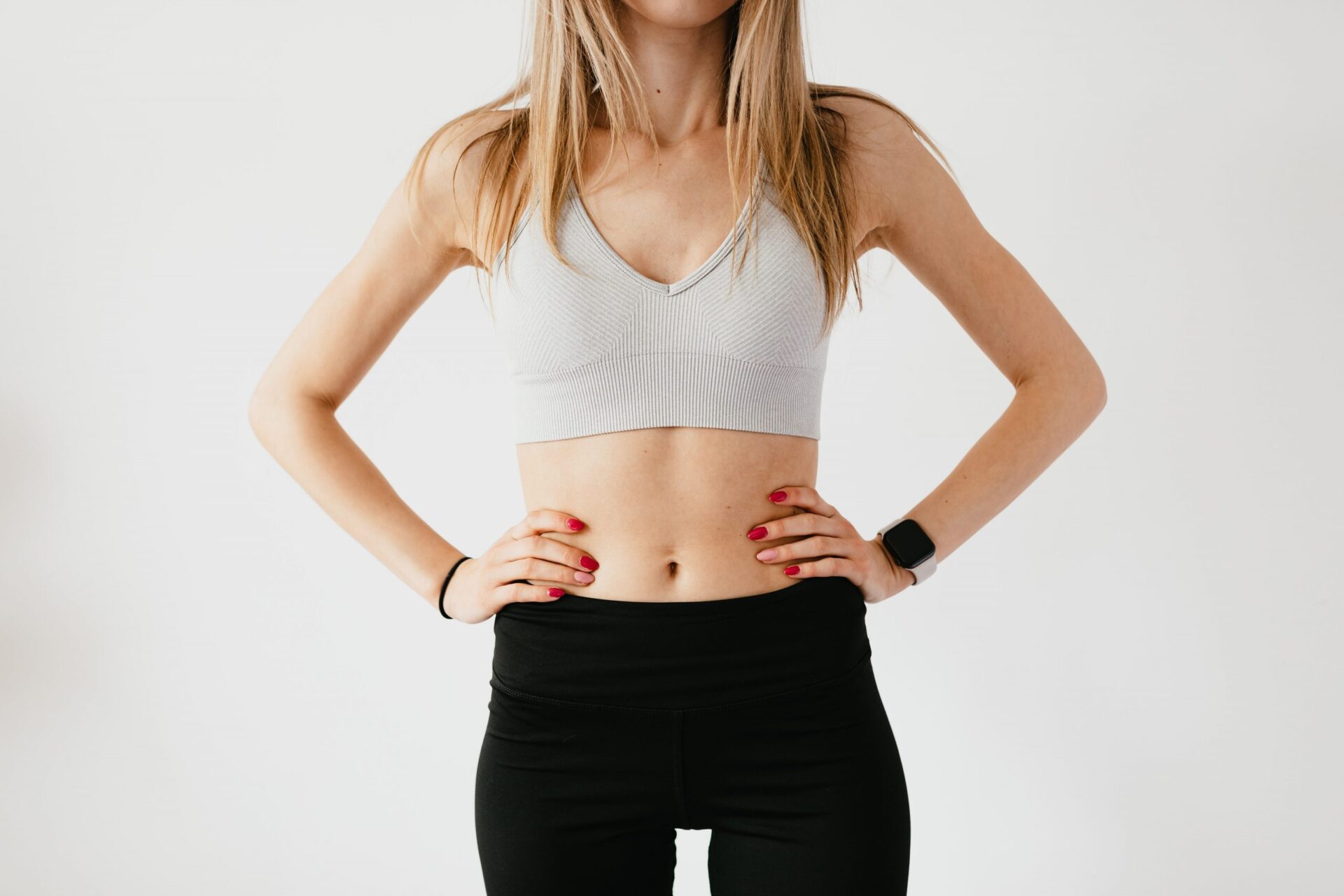 Mulher com barriga negativa
